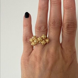 Elegant Gold Floral Ring